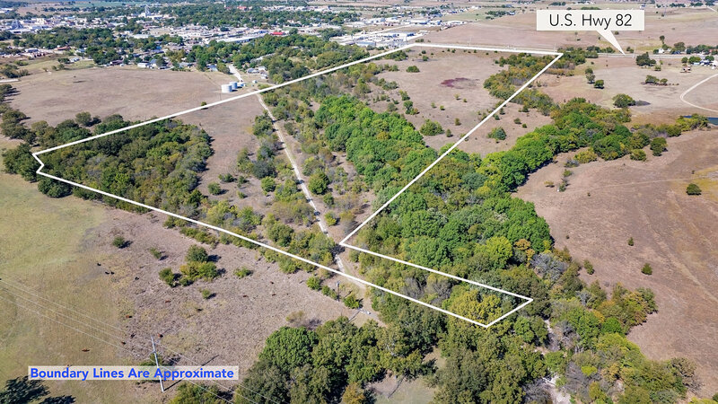 4+ Acres for sale in Collinsville Texas with 3 bedroom, 2 bath home