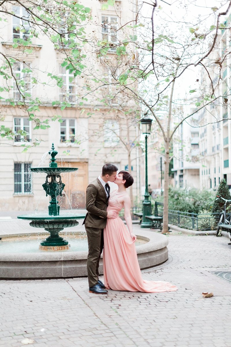 Paris, France anniversary session photographed by Alicia Yarrish Photography near the Pantheon