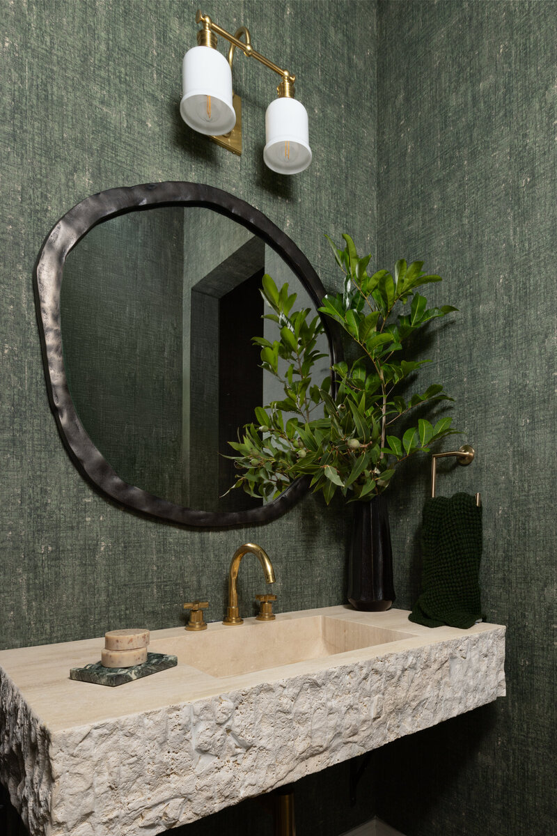 Minimalistic Bathroom Featuring Natural Tones and Materials