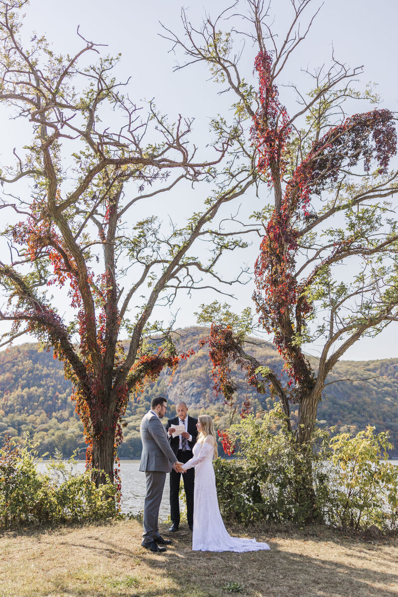 Fall elopement photography with mountain views in the Hudson Valley