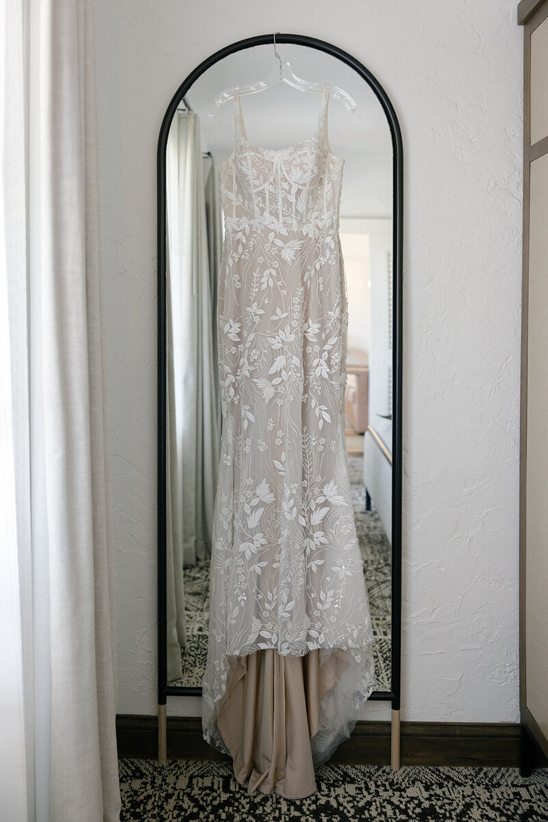 Malaya Images - 080125 Laura and Gerardo - Sneak Peeks (5 of 60)_websize