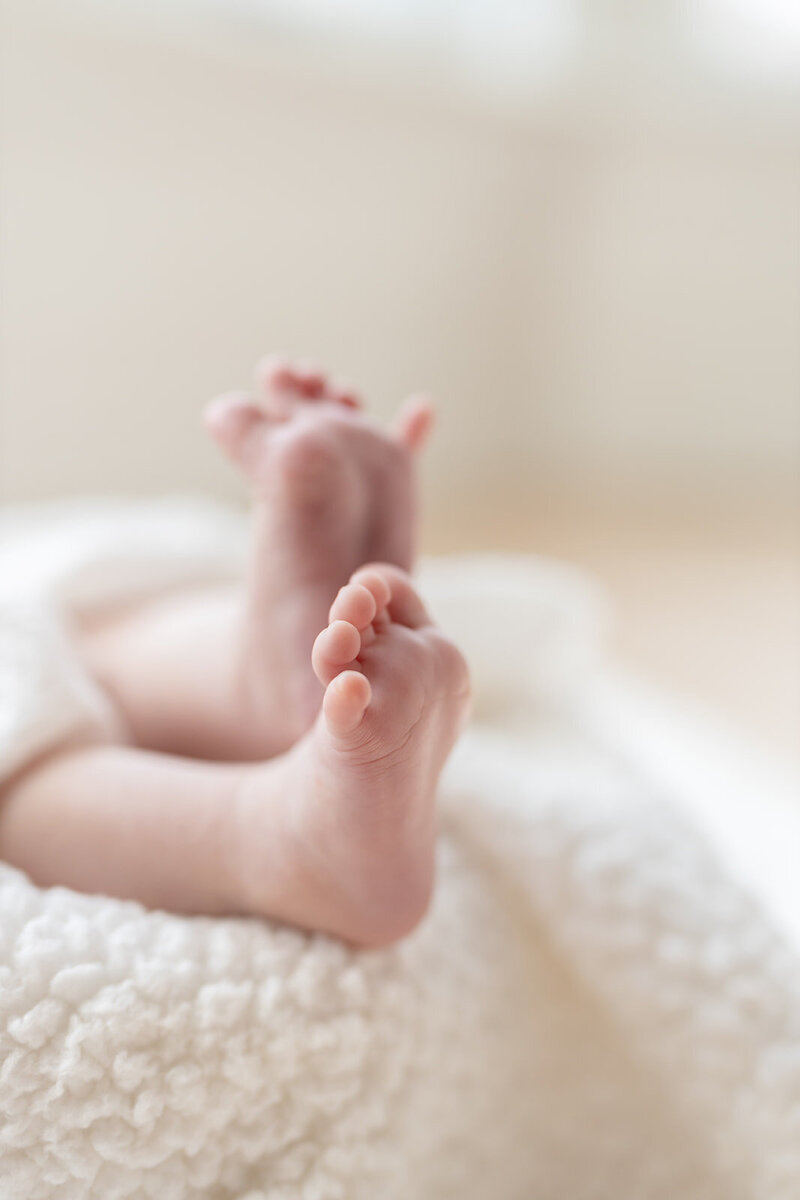 newborn_feet