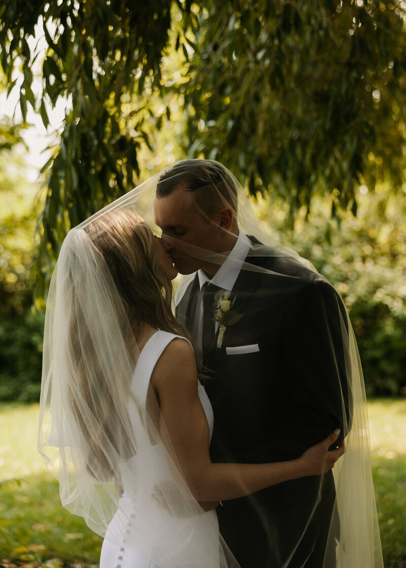 cinematic and timeless calgary wedding photographer danielle boulger photogrpahy