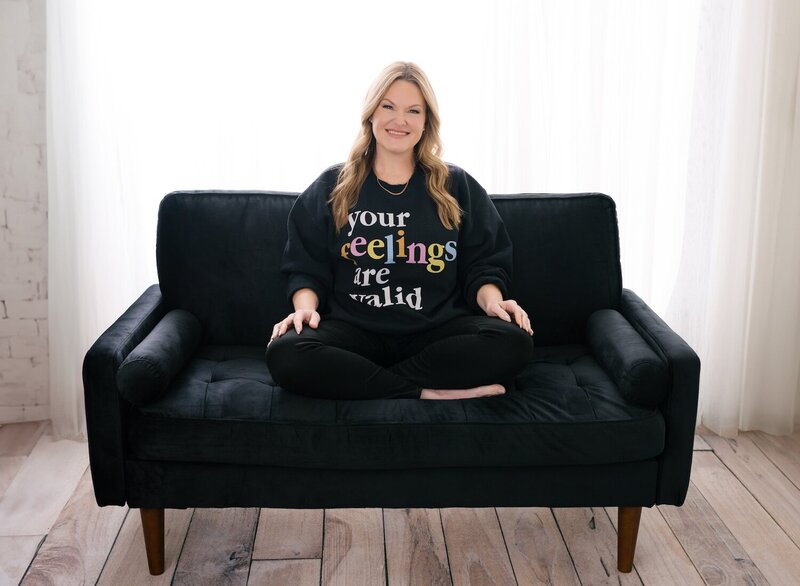 Michelle Parella is a therapist and EMDR specialist located in Santa Monica and proudly serving clients throughout the state of California
