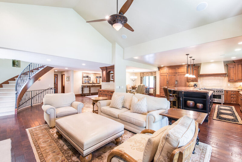 Exquisite Custom Mountain-large-008-23-Great Room-1498x1000-72dpi