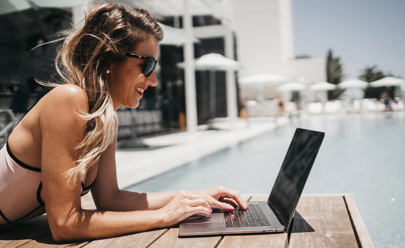 traveling-the-world-working-from-my-laptop
