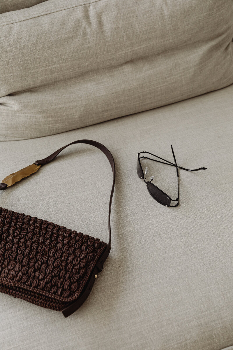 kaboompics_fashion-aesthetic-japandi-home-interior-handbag-sunglasses-decor-35891
