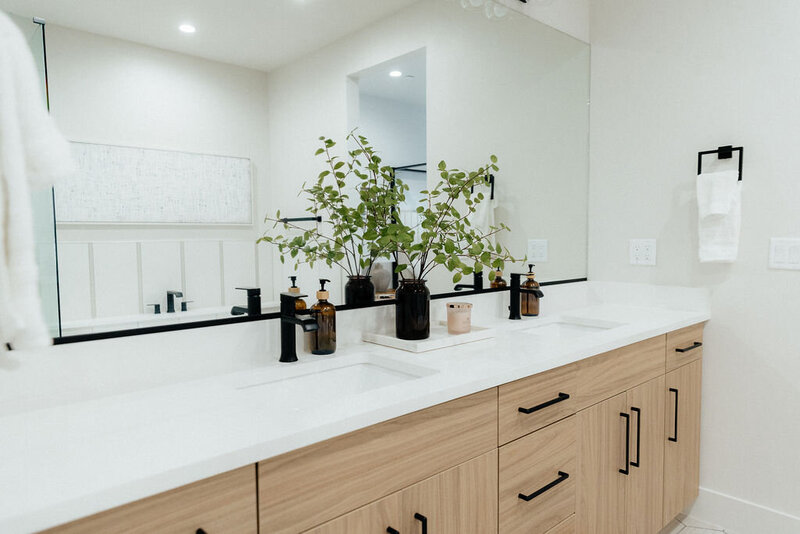 Beezah_FrankiesPlace_ALL-306