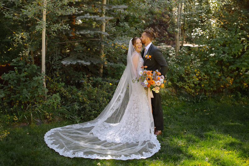 Estes Park Wedding Photographer Denver Wedding Venue Planner Della Terra Mountain Top Fall Colorful Wedding Liz Osban Photography Black Canyon Inn Wyoming Wedding Photographer Elopement Engagement 123