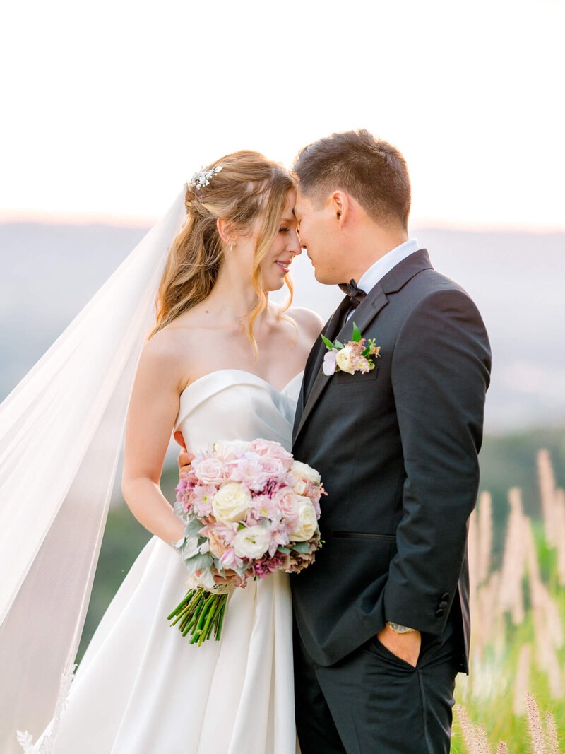 bride and groom sunset romantic photo at castaway burbank wedding