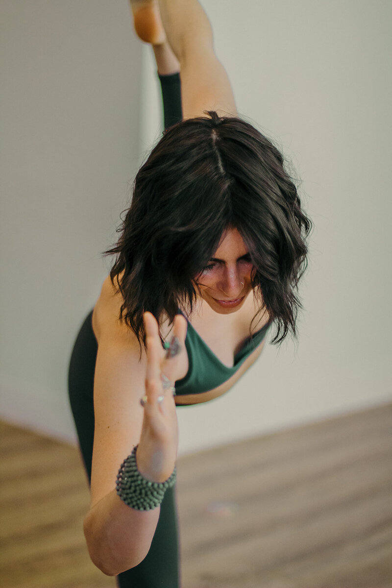 yoga teacher near me in atlanta stetching