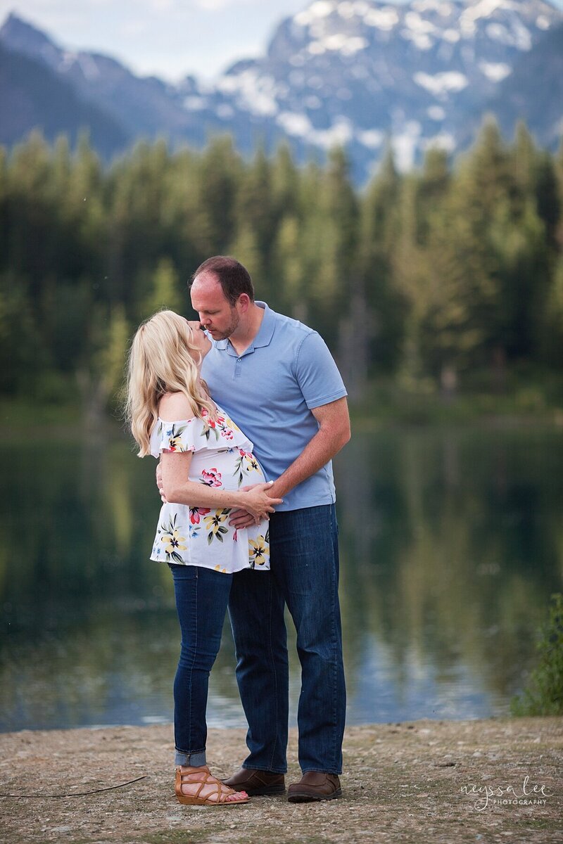 neyssalee_snoqualmiematernityphotography_lifestyle_maternity_photo_098