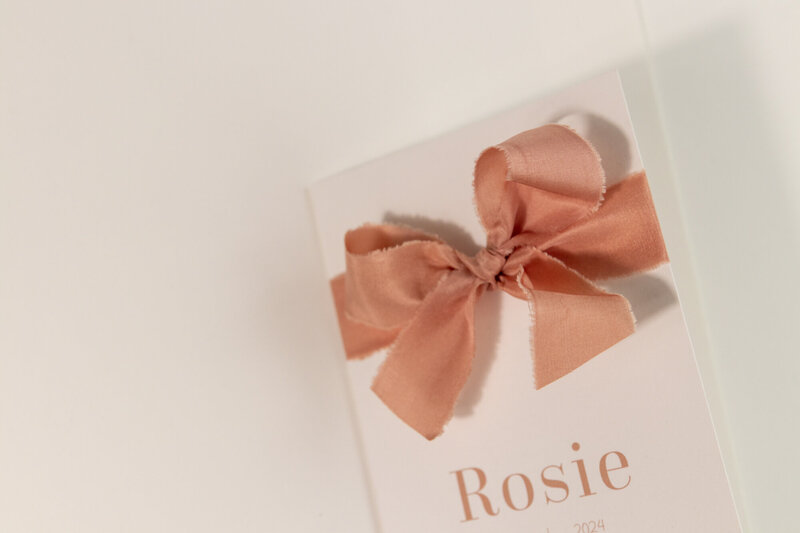 Geboortekaartje-Rosie-met-zijden-strik-6