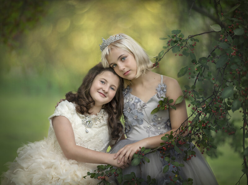  "A heartwarming sibling portrait session, capturing the special bond between brothers and sisters in a timeless photo session in Ottawa."