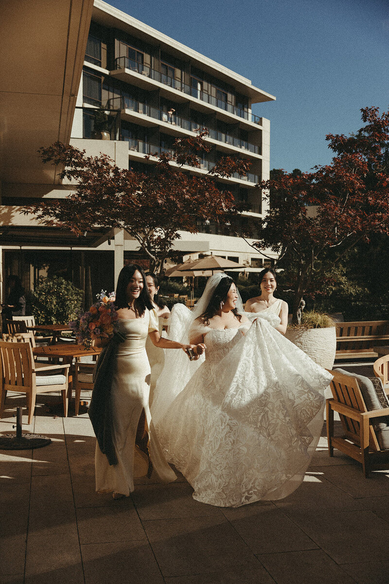 Stratman Imagery, Intimate Wedding and Family Photographer based in Western North Carolina, New York City. Destination Weddings. Asheville Documentary Wedding Photography. Moody.