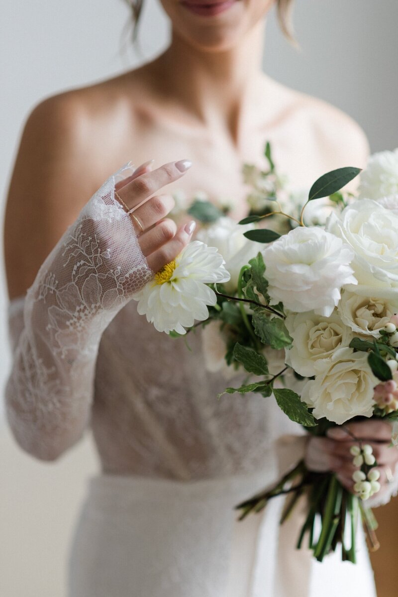 08_Pearle_Hotel_Wedding-12_Beaux Flowers Burlington photographed by Alix Gould.