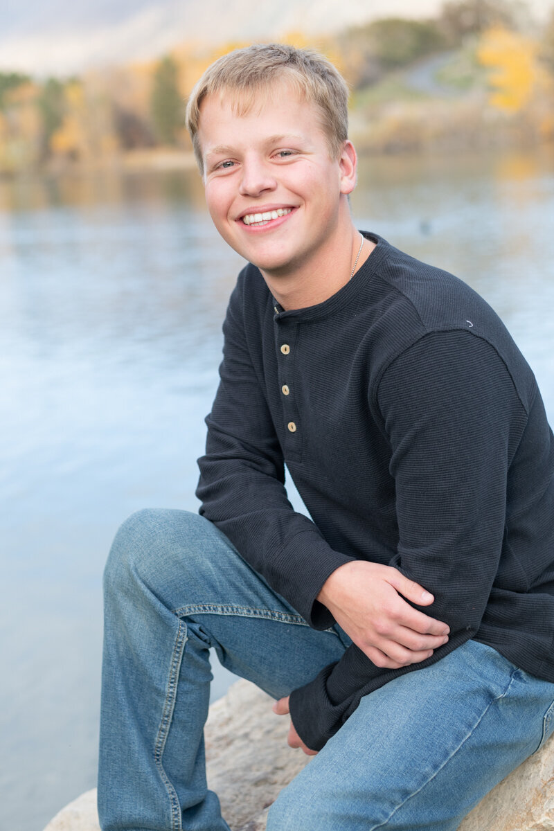 Highland Glen Fall Senior Portraits 17