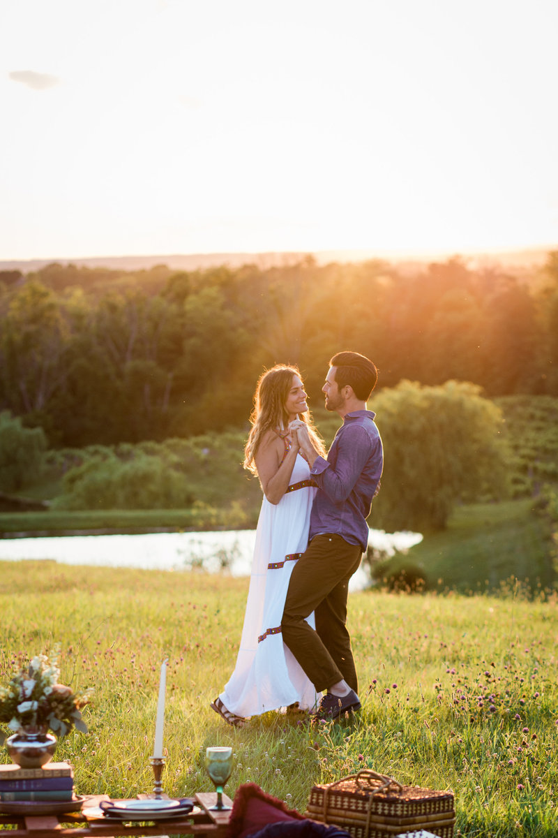 Vinoklet Winery Cincinnati Sunset Engagement