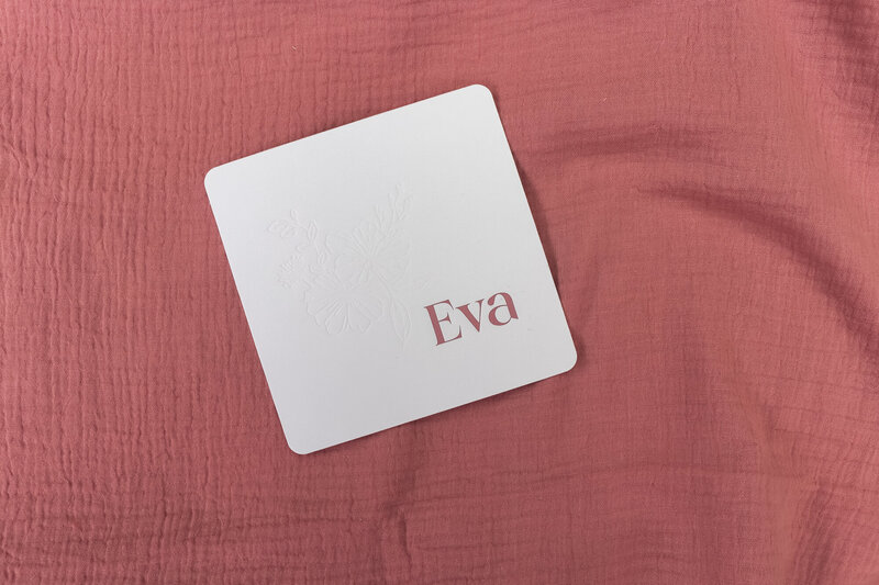 Letterpress-geboortekaartje-eva-met-bloemen-2
