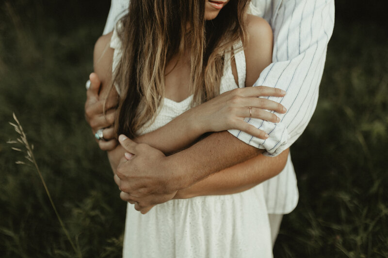 kansascitywildflowercouplessession-9