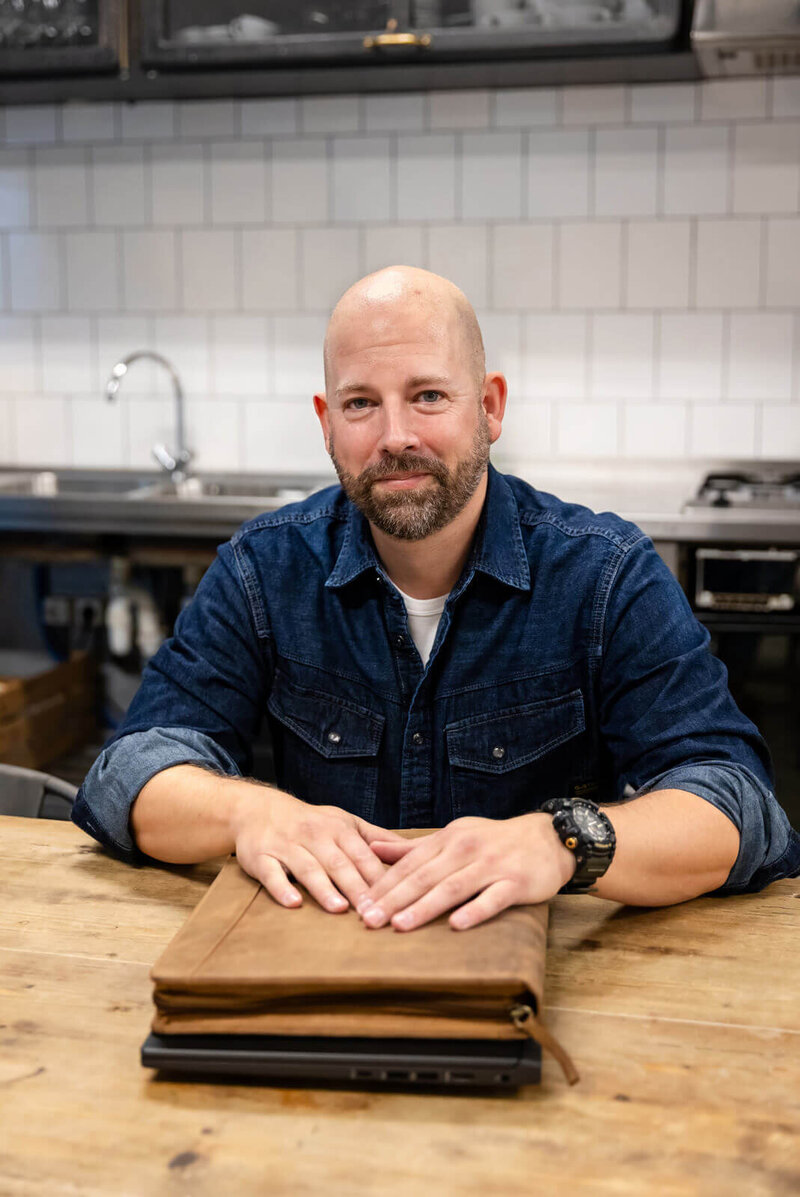 Studio Paoline Kruijssen - portfolio zakelijke personal branding fotografie - Roland NIelen Consultancy - 49