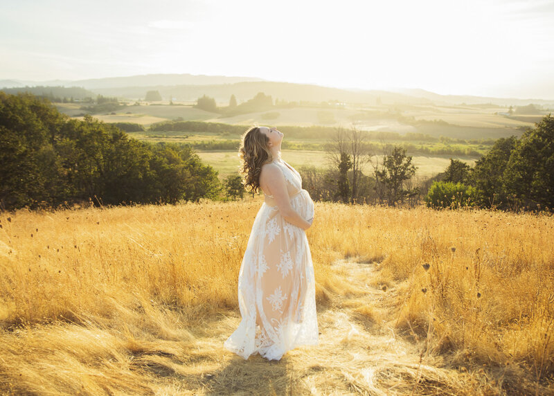 candid family photos at Champoeg Park in Oregon