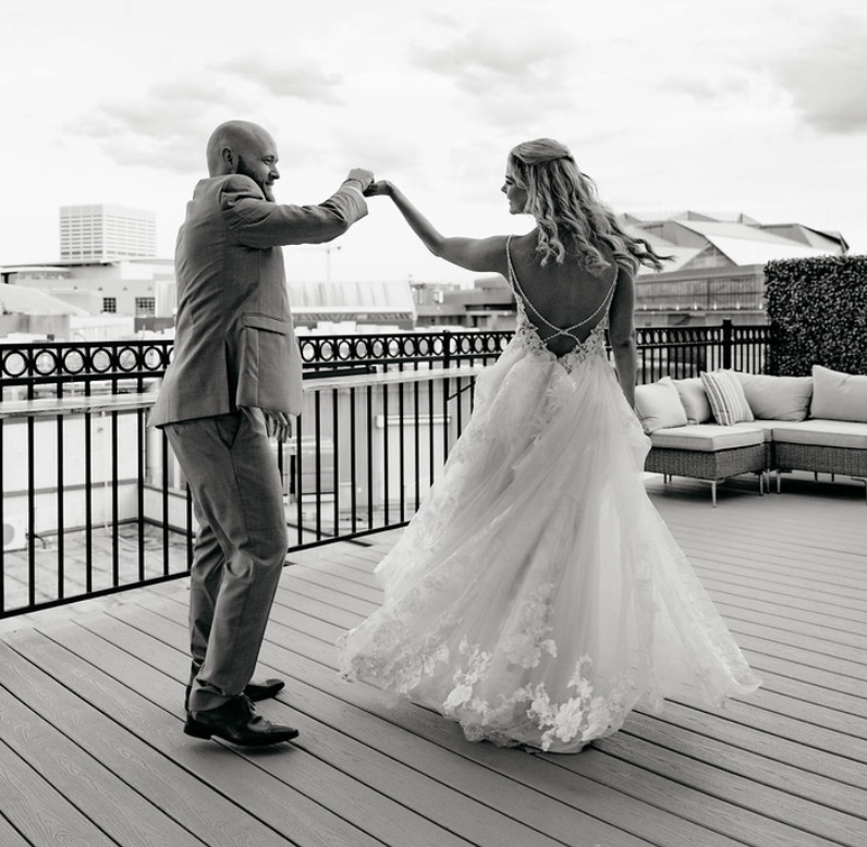 Terminus 330 Rooftop Bride Mercedez Benz 2