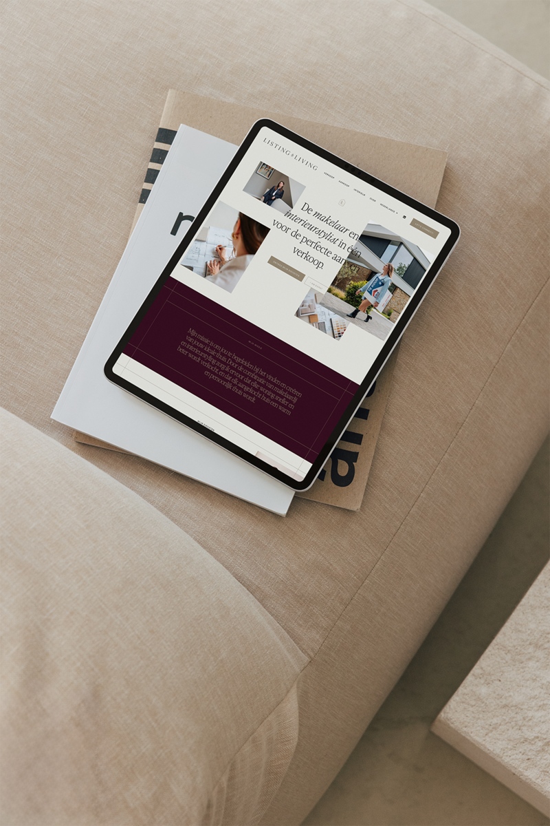 Atelier mae instgarm storie ontwerp op telefoon en logo bedrukt op envelope