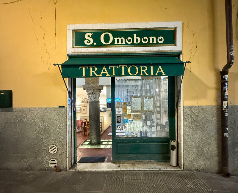 Outside view at Trattoria Sant'Omobono in Pisa, Italy