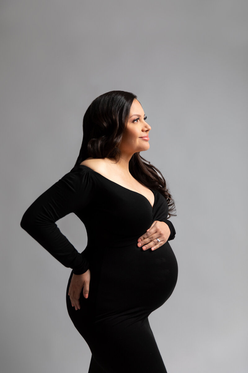 beautiful pregnant mom in the Tucson studio for her maternity session