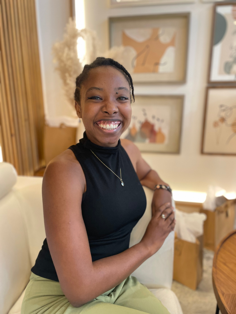 Ottawa-based Black Psychotherapist specializing in Individual therapy focused on eating disorders, body image, anxiety, self-discovery and perfectionism.