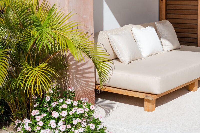 02-2-Careyes-Mexico-Properties-El-Careyes-Club-and-Residences-6B-Suites-Lounge-Sofa-8272