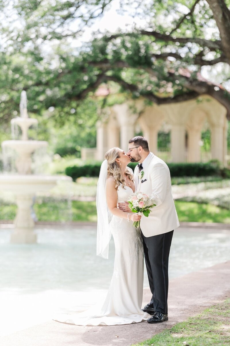 First Kiss Photo