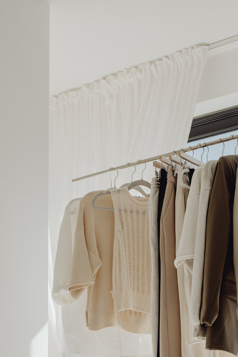kaboompics_neutral-aesthetic-meets-casual-minimal-fashion-for-women-30812