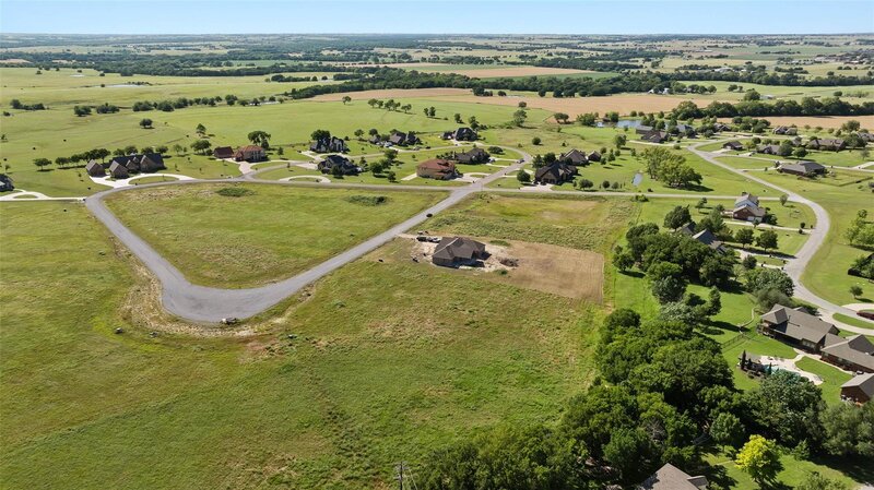1.1 acres Lindsay Texas