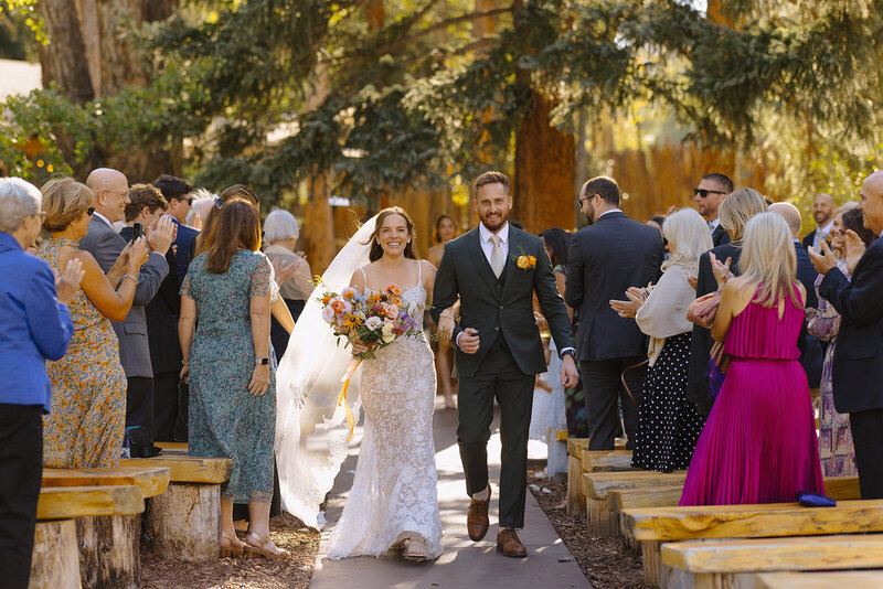 Estes Park Wedding Photographer Denver Wedding Venue Planner Della Terra Mountain Top Fall Colorful Wedding Liz Osban Photography Black Canyon Inn Wyoming Wedding Photographer Elopement Engagement 118