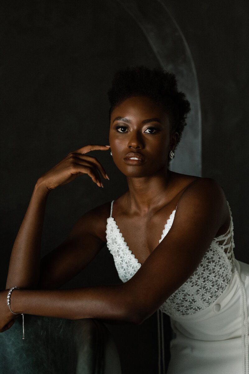 PrettyOnMe_Beauty_Makeup_Artist_Kitchener_Waterloo_And_Bride_Receiving_Makeup_Services_3