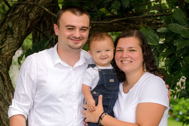 JandDstudio-outdoor-harrisburg-rustic-oneyearold-boy-family (2)