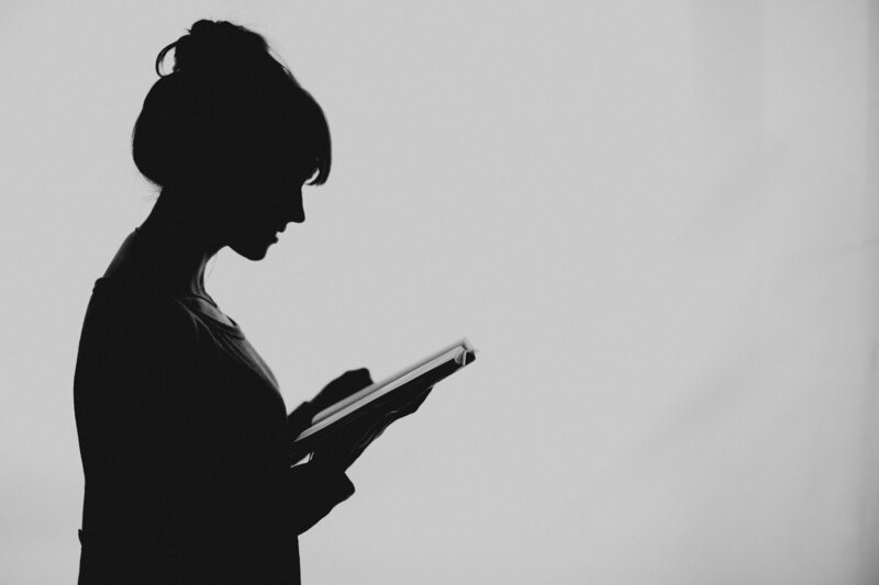 woman-book-silhouette