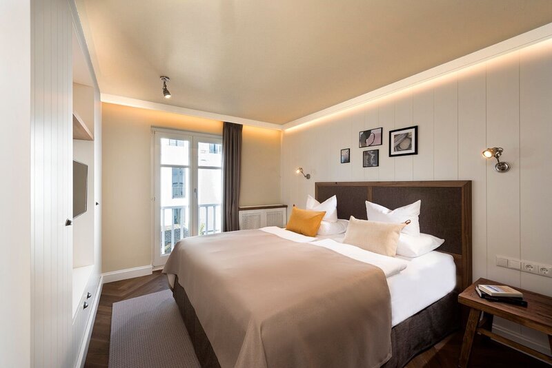 Schlafzimmer im LOEV Hotel.