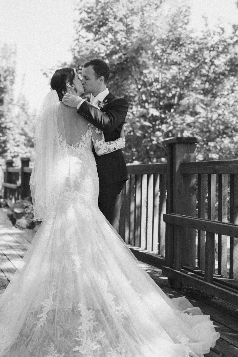Lexi-and-Paul-Wedding-Previews-15