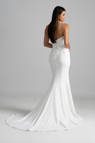 MJ1117-Studio-02-400x600-950dd6f
