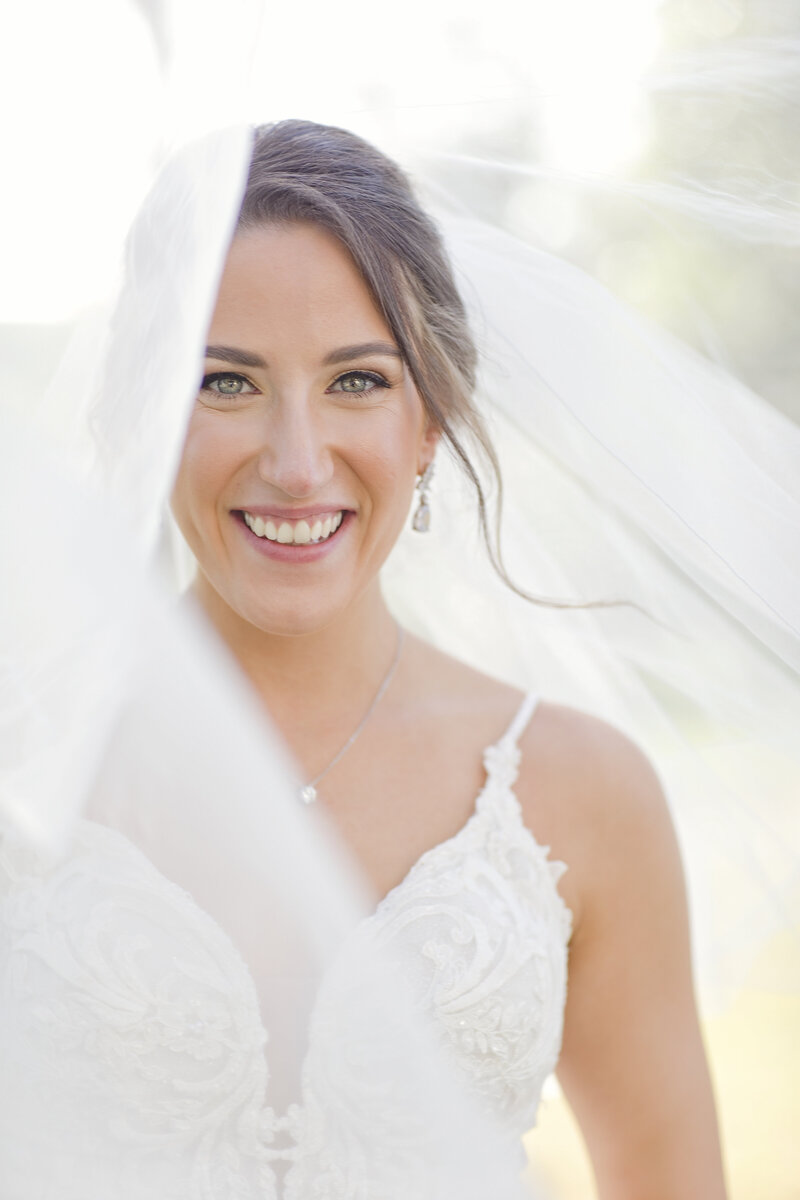 canyonwood ridge-veil shots-bride-dripping springs-robin rogers photography-san antonio wedding photographer