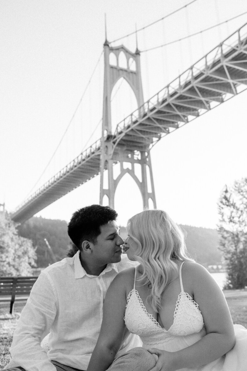 MichaelaHPhotographyCouplePortlandOregonVancouverWashington-39