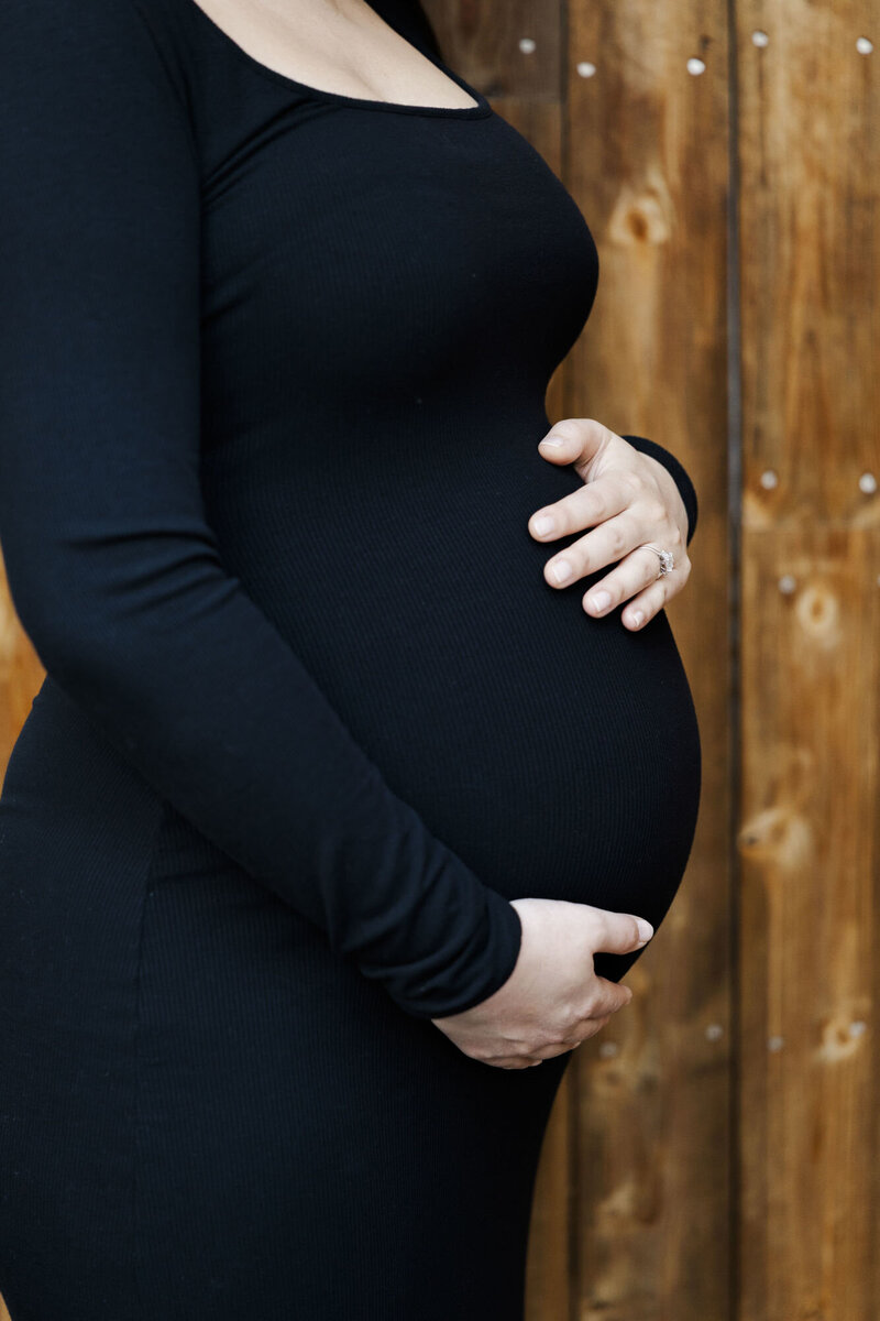 Hudson Valley maternity photos with documentary storytelling and genuine connection