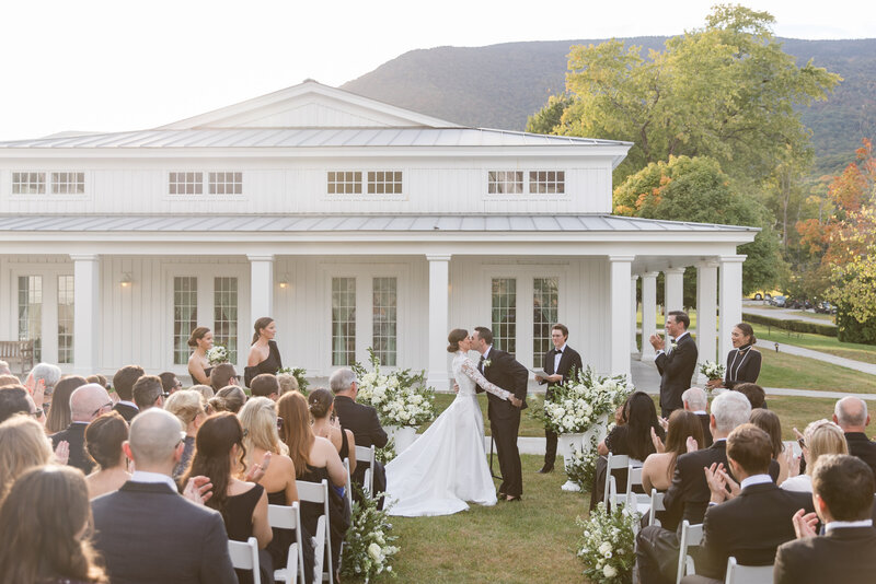 Beautiful Wedding Ceremomy on Lincoln Lawn Vermont Wedding Planner