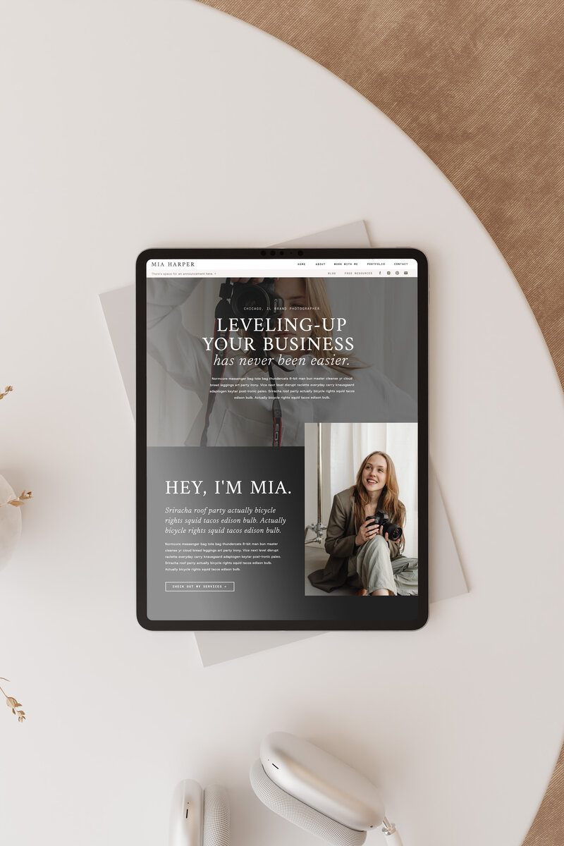 showit-template-adalyn-wilde-iphone-mockup