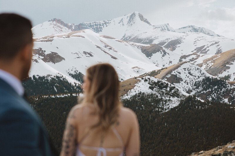 lake couple photographer