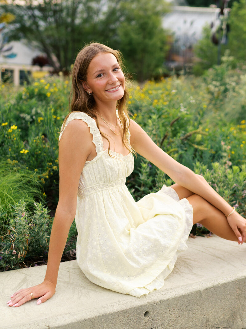 senior-photos-at-lauritzen-gardens