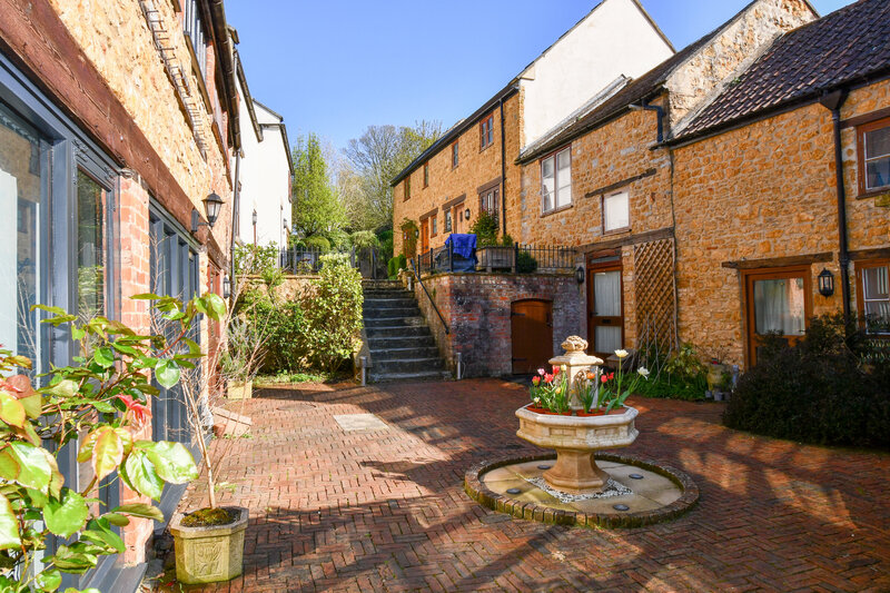 Beautiful market town cottage in Castle Cary, Somerset